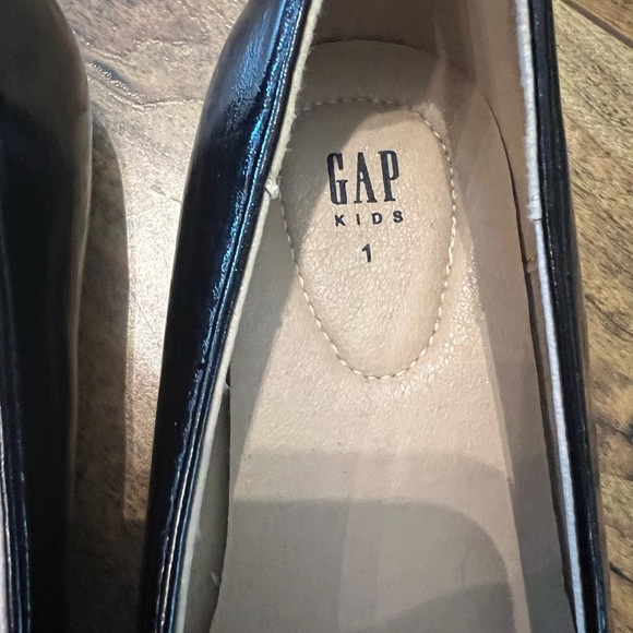 GAP Kids Girls Black Patent Ballet Flats Size 1 NWOT - Picture 4 of 5